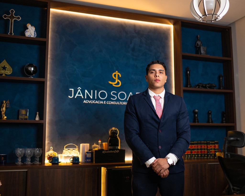 Advogado Jânio Soares